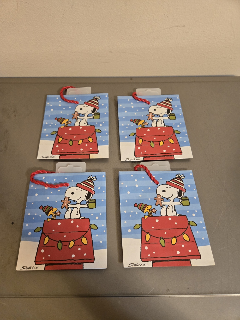 Hallmark Peanuts Snoopy Mini Gift bag Set of 4